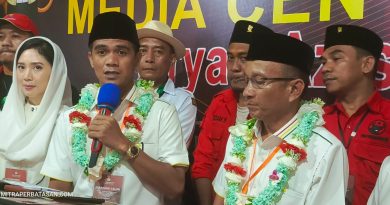 Tak Mau Kalah Ribuan Pendukung Calon Bupati Nunukan H Irwan Sabri-Hermanus Mendatangi Kantor KPU