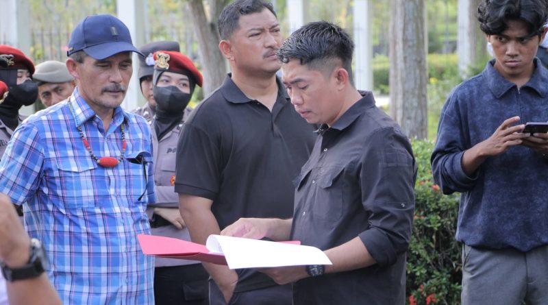 Mahasiswa Sampaikan Tujuh Tuntutan Buruh dalam Aksi di DPRD Nunukan
