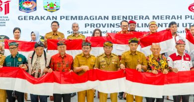 Pemprov Bagikan Bendera Merah Putih, Ajak Masyarakat Semarakkan HUT RI ke-81 