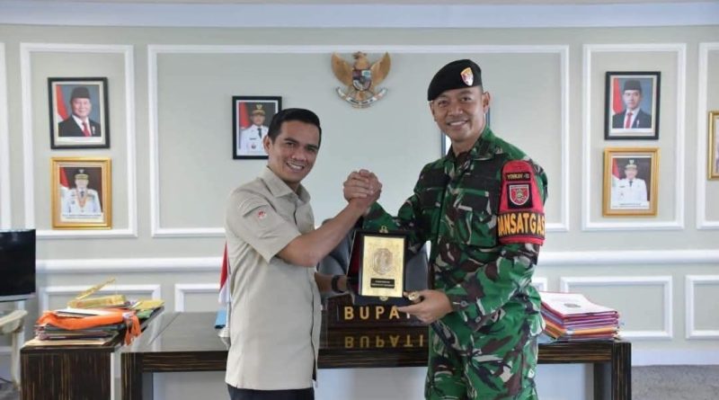 Perkuat Sinergi Pengamanan Perbatasan, Satgas Pamtas RI-Malaysia Yonkav 13/Satya Lembuawana Silaturahmi ke Bupati Nunukan